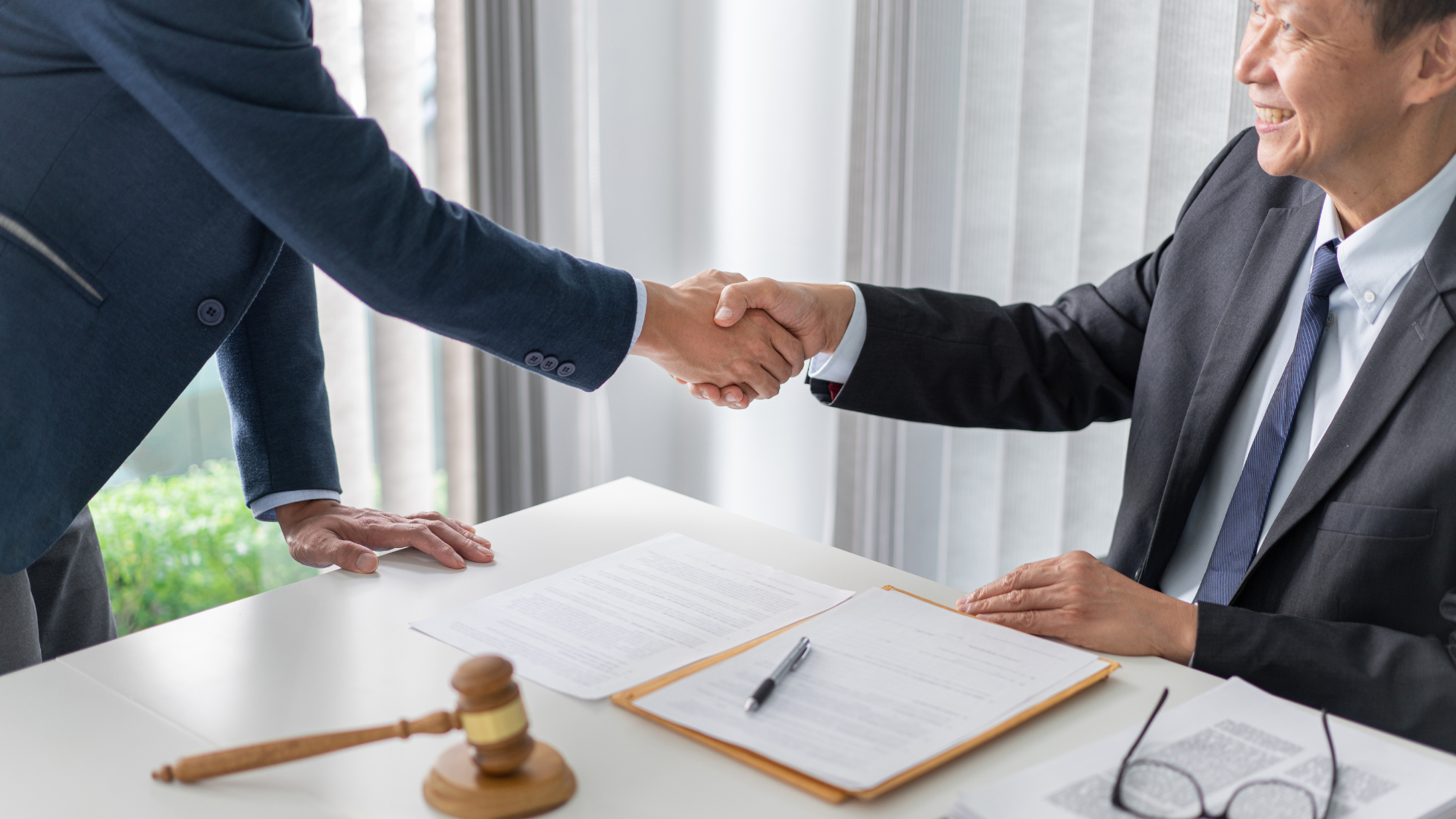 7 Benefits of Hiring an Immigration Solicitor